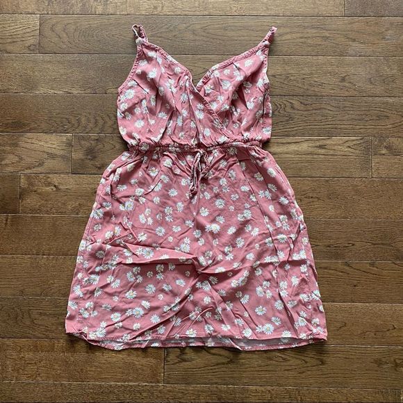 ✨50% OFF✨ Hollister Tank Top - Picture 3 of 9